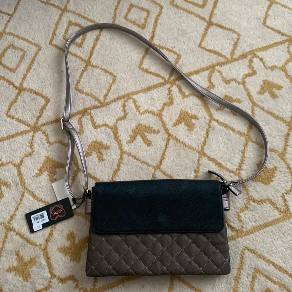 Crossbody bag / adjustable shoulder strap